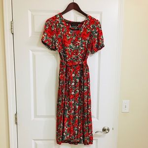 Floral Mid dress w/ extra button